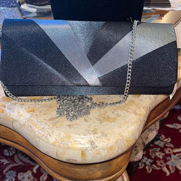 NWT Giani BerniniSatin Matinee Flap Clutch navy - Picture 2 of 4